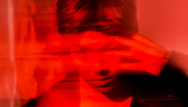 ZELO, rapero del K-Pop, lanza 'COLA COMIGO' con ritmos latinos para 2026