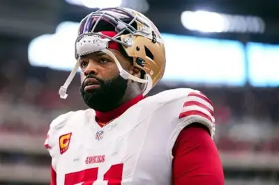 49ers pactan extensión de 2 años y 50 mdd con Trent Williams, fortaleciendo su línea ofensiva