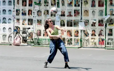 Activistas juegan 'cascarita' en CDMX para visibilizar crisis de más de 130 mil desaparecidos