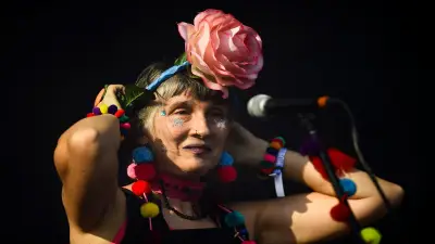 Aterciopelados en Tiny Desk genera polémica: critican actitud "exagerada" de Andrea Echeverri