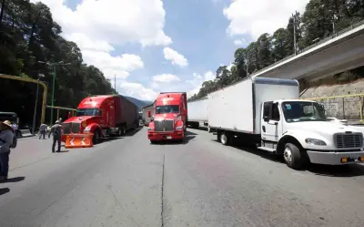Bloqueos Carreteros en México se Reducen a la Mitad Tras Diálogo Gubernamental