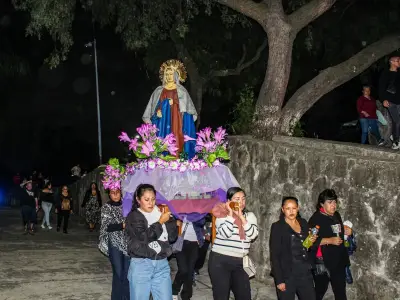 Cientos participan en la Segunda Procesión del Silencio en Naucalpan durante Semana Santa