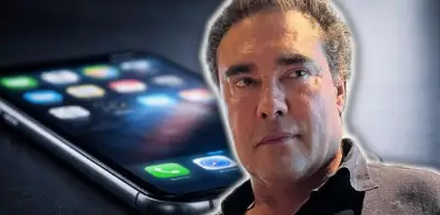 Eduardo Yáñez acude a audiencia por supuesto robo de celular de reportera