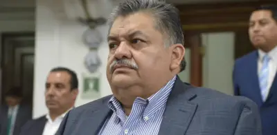 Ernesto Alarcón renuncia al PRI tras 30 años en CDMX