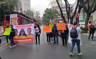 Familias buscadoras bloquean Insurgentes Sur exigiendo a jueces autorizar diligencias clave