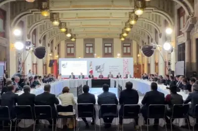 Gobierno y empresarios renuevan plan antiinflación y pactan bajas en productos perecederos