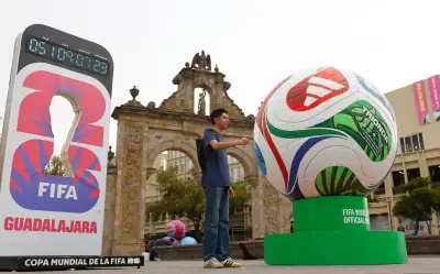 Guadalajara instala 100 balones gigantes para el Mundial 2026