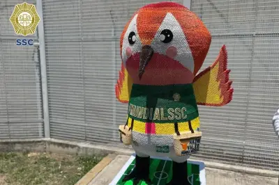 Internos del Penal de Santa Martha crean colibrí monumental por fiebre mundialista