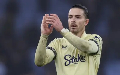 Jack Grealish dormido en un bar tras fiesta: nueva polémica