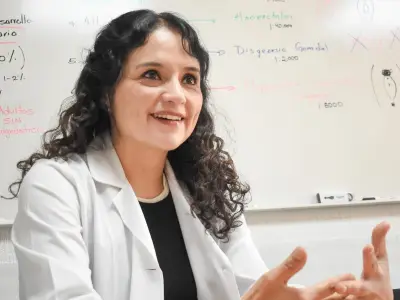 Joven reconstruye su vida tras cirugía por hiperplasia suprarrenal congénita en el INPer