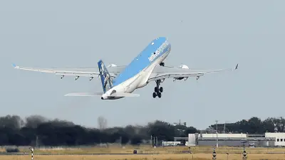 Jugador argentino detenido tras gritar 'bomba' en aeropuerto, club evalúa sanción