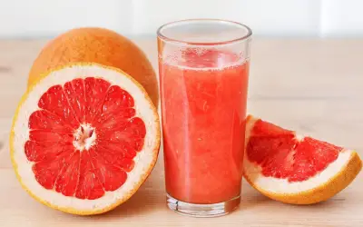 Jugo de Toronja y Medicamentos: Una Combinación Peligrosa que Debes Evitar