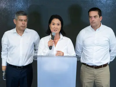 Keiko Fujimori lidera encuestas a boca de urna para segunda vuelta en Perú