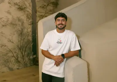 Lalo Orozco celebra 34 años en Cósmico Super Hi con amigos y familia