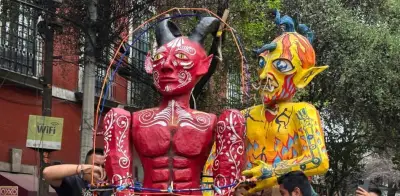 Maestros Cartoneros Queman Judas de la 'Apatía' en Santa María la Ribera en Protesta