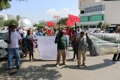 Marchan en Guerrero por justicia para líder opositor a presa La Parota