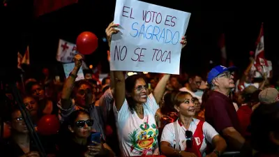 Masiva protesta en Lima por supuesto fraude electoral en Perú: miles exigen respeto al voto