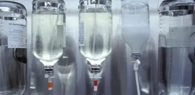 Médicos alertan sobre riesgos mortales de sueros intravenosos no regulados en clínicas