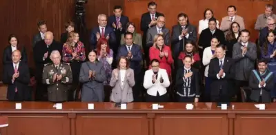 Montiel destaca avances sociales en aniversario constitucional junto a Sheinbaum