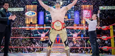 Máscara Dorada es bicampeón universal del CMLL en 70 aniversario