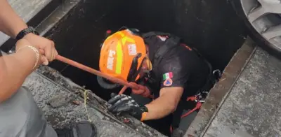 Mujer es arrastrada 100 metros en alcantarilla al intentar recuperar su mochila en Santa Catarina