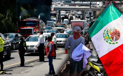 Paro Nacional de Transportistas y Agricultores: Bloqueos Persisten en Carreteras este 7 de Abril