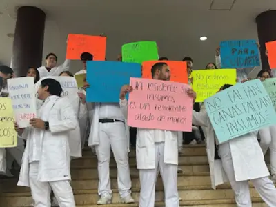 Personal de salud en Veracruz cumple tres días de protesta por insumos y pagos