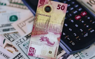 Peso Mexicano Cae Frente al Dólar por Tensiones Geopolíticas en Medio Oriente
