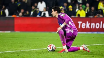 Portero marca golazo desde su área en la Liga de Turquía: viral en redes