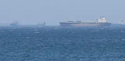 Primeros buques cruzan el estrecho de Ormuz tras tregua entre Estados Unidos e Irán