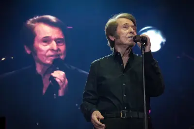 Raphael deslumbra en el Auditorio Nacional con emotivo concierto tras cancelación