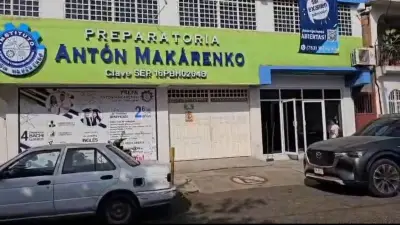 Reabre preparatoria Antón Makárenko tras ataque que mató a dos maestras en Michoacán
