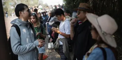 Reapertura de Teotihuacán se retrasa tres horas; turistas esperan en fila