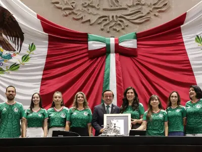 Reconocimiento a Mikel Arriola por el Mundial 2026 en la Cámara de Diputados