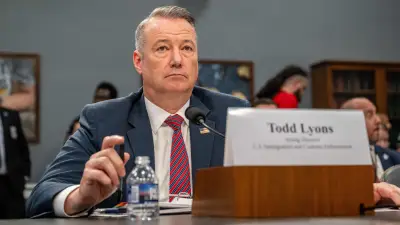 Renuncia director del ICE Todd Lyons tras testificar por muertes de migrantes en custodia