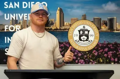 Saúl 'Canelo' Álvarez retoma sus estudios académicos mientras continúa su carrera boxística