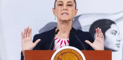 Sheinbaum aborda política y salud en su conferencia matutina desde Palacio Nacional