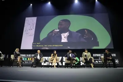 Spider-Noir emociona a fans en CCXP México