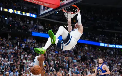 Timberwolves logran victoria agónica y empatan la serie de playoffs ante Nuggets
