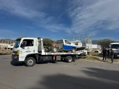 Tlajomulco retira vehículos abandonados para prevenir riesgos en temporada de lluvias