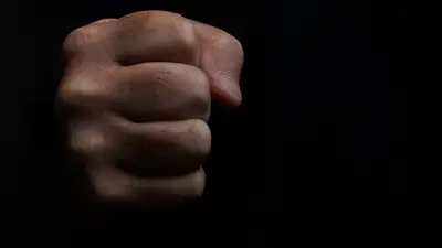 Video: Hombre golpea a mujer en Jiutepec por negarse a pagar extorsión