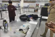 Aseguran cocaína en maleta con doble fondo en el Aeropuerto de la Ciudad de México