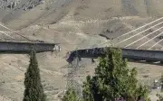 Ataques Aéreos de EE.UU. en Irán Dejan 8 Muertos y Destruyen Puente B1 en Alborz