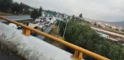 Bloqueo total de transportistas paraliza la autopista México-Querétaro por desaparición