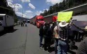 Campesinos de Morelos levantan bloqueo en Autopista Siglo XXI tras acuerdo con Federación
