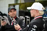Checo Pérez promete llevar a Valtteri Bottas por tacos en México tras GP