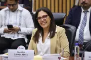 Claudia Zavala del INE denuncia retrocesos democráticos y ataques a autonomía electoral