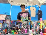 Comerciantes desplazados del parque Rojo en Guadalajara luchan por ventas en nueva sede