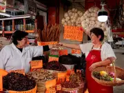 Consumo privado en México cae 1.6% en enero de 2026, según INEGI