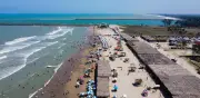 Derrame de Hidrocarburo No Frena el Turismo en Playas de Veracruz: Una Realidad Contradictoria